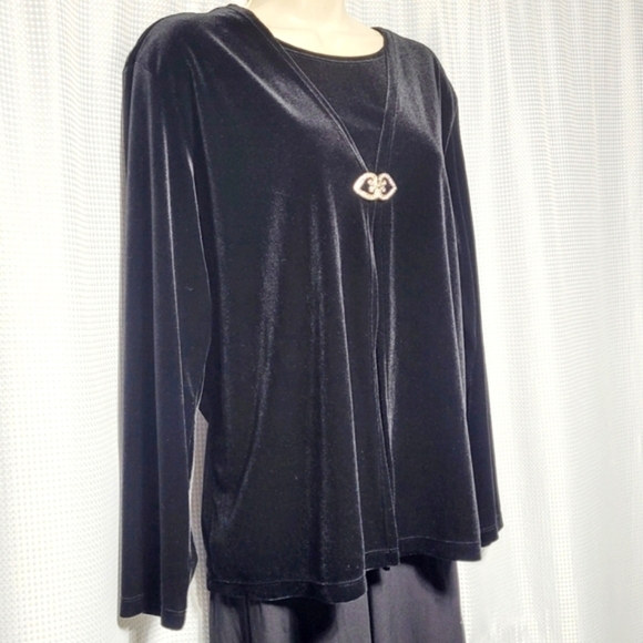 Notations Black Velvet Layered Blouse/Cardigan with Rhinestone Heart Clasp (XL) - Picture 2 of 11